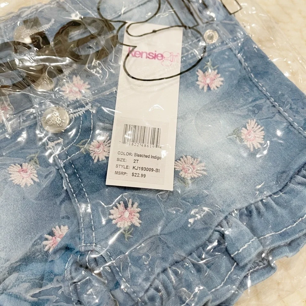 Kenzie Girl Floral Ruffle Short - 2T